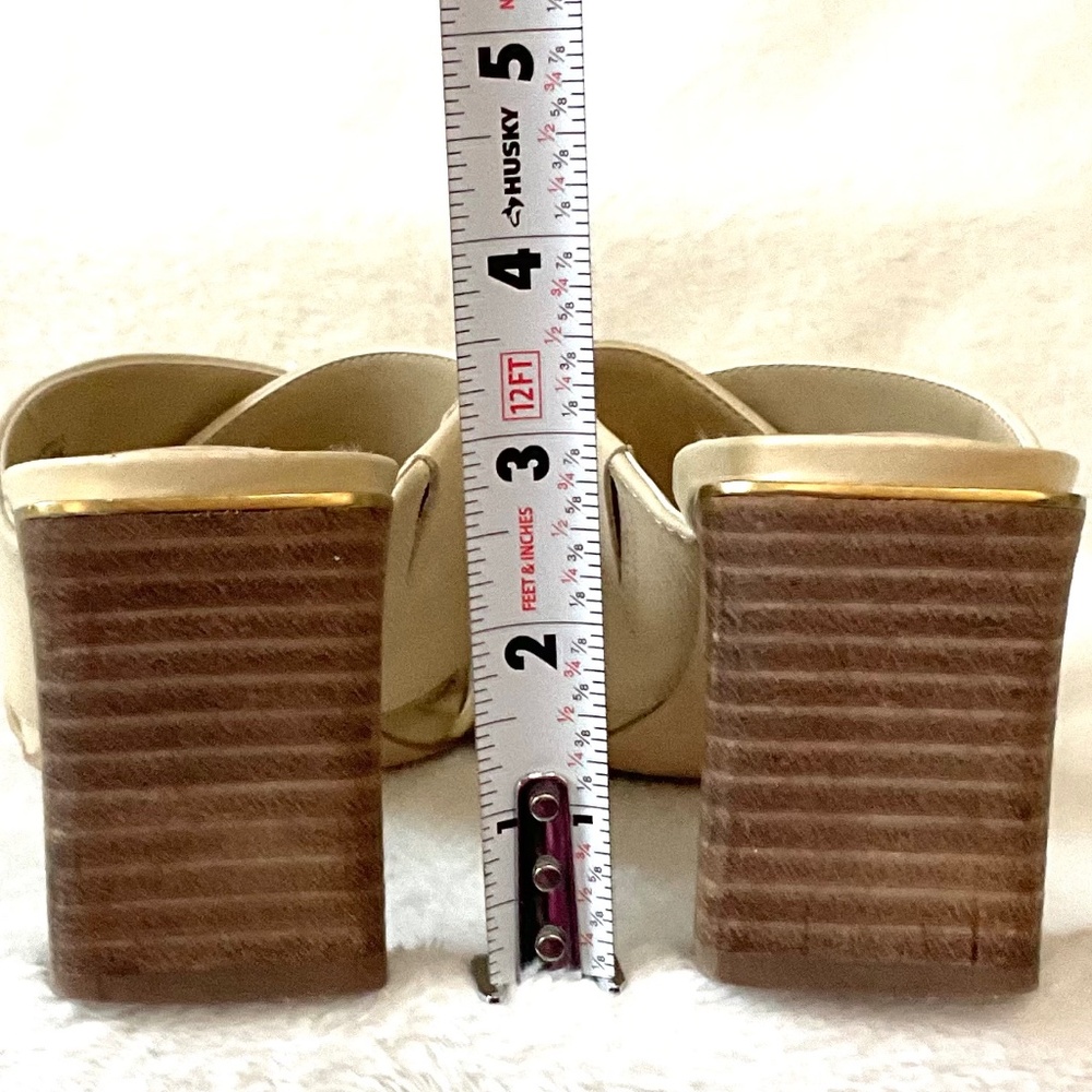 TAN VINCE CAMUTO HEMILA LEATHER CROSSOVER SLIP ON BLOCK HEEL SANDAL SZ  7.5M/38 - Picture 12 of 13
